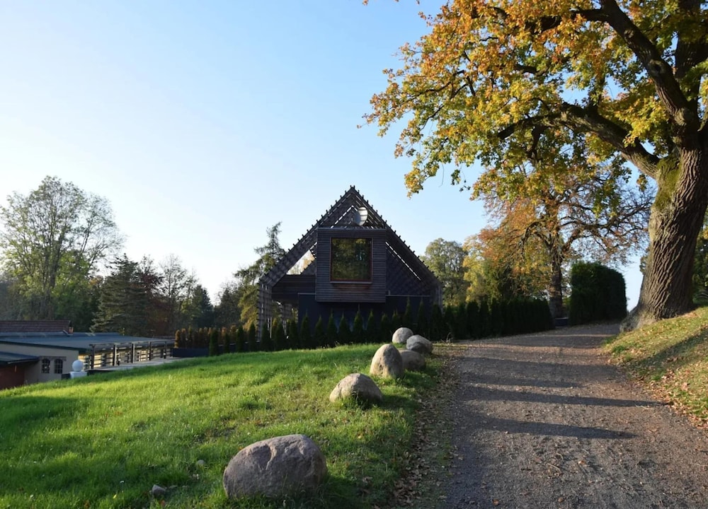 Chalet Near Schwerin With Golf & Castle Views