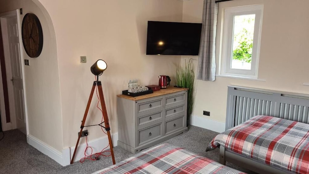Tudor Lodge Hotel