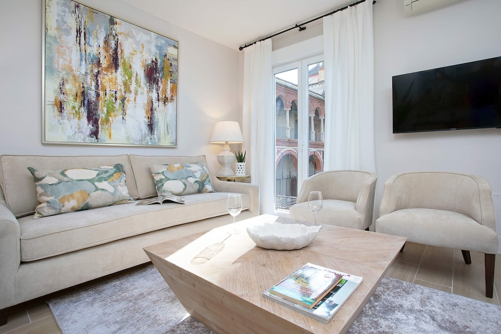 Central Apt. Cordoba. Plaza San Francisco