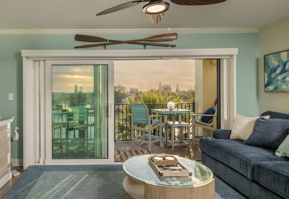 Land's End 4-306 Bay Front - Premier