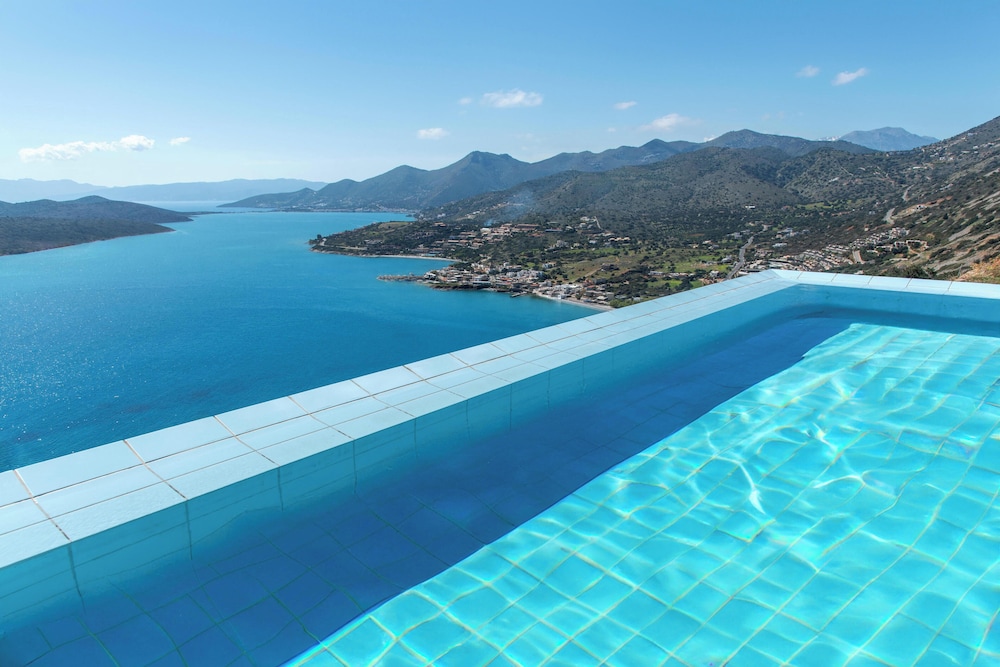 Notiko villas