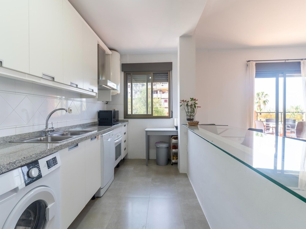 Spacious Apartment With 2 Terraces