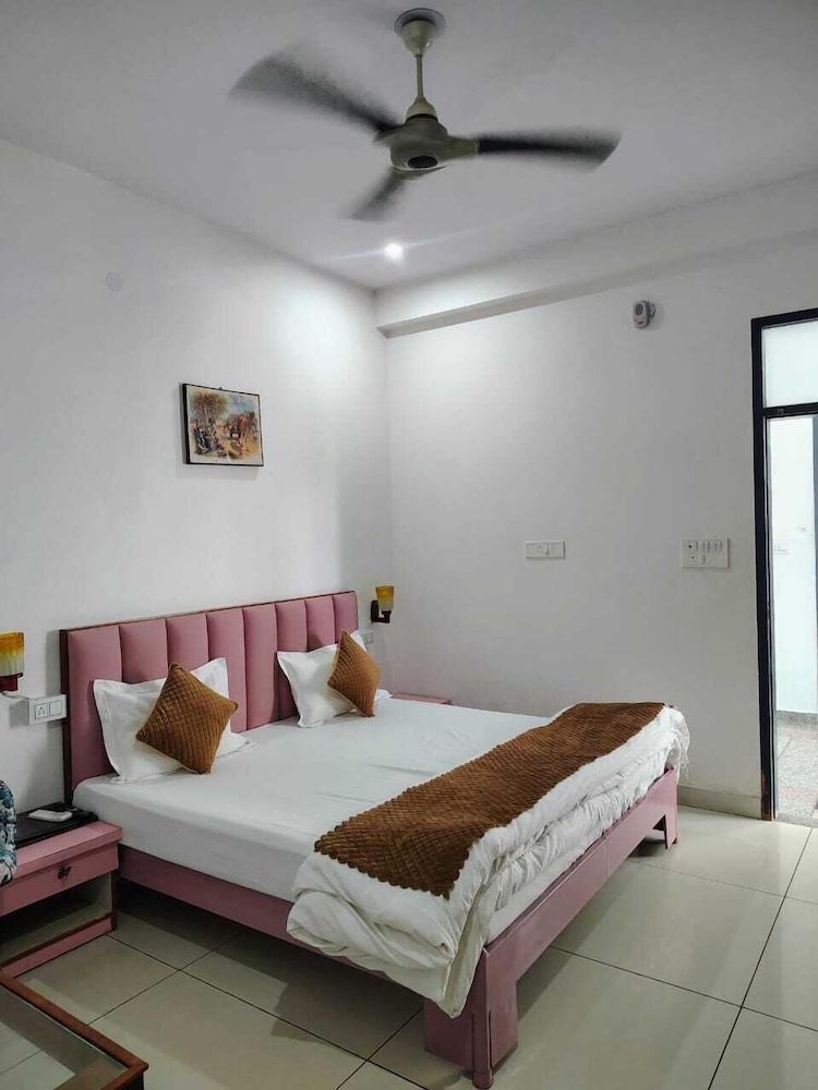 Baba Sundaram Hotel & Restaurant