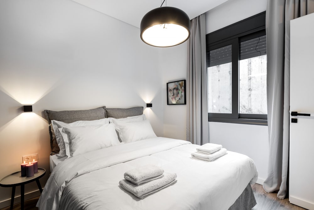 Elysan Urban Stays