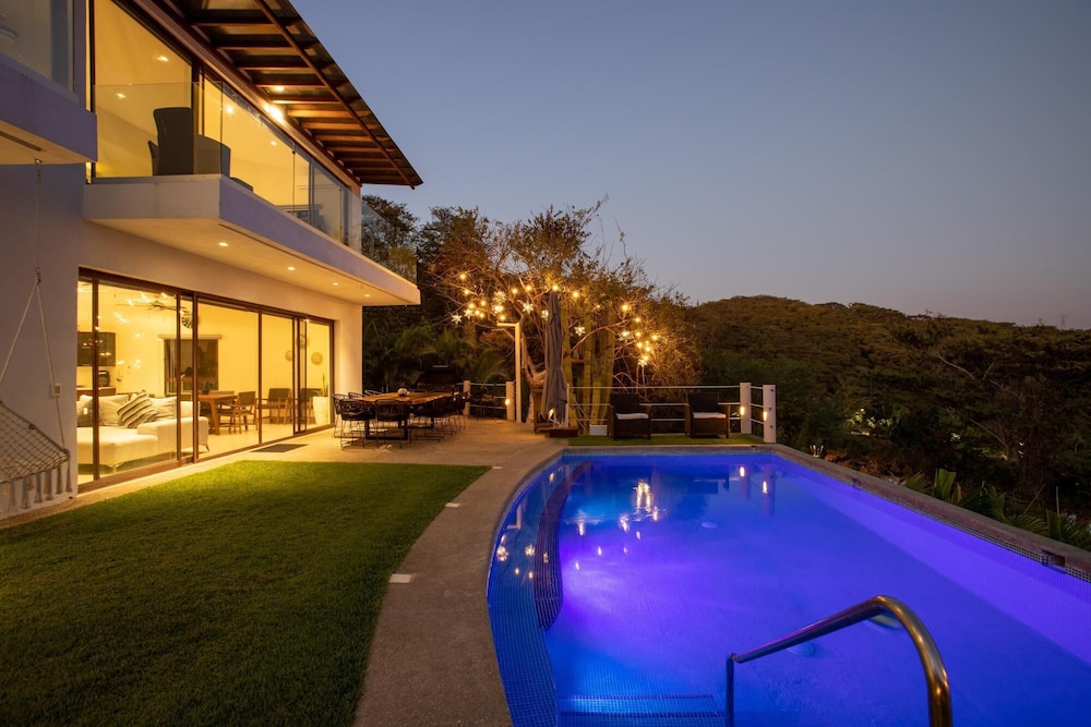 Casa Puerto Bahia in Cruz de Huanacaxtle view 3
