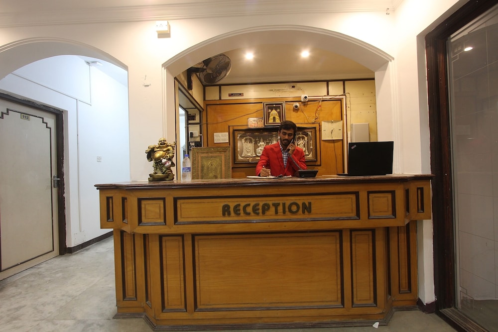 OYO Flagship 40509 Hotel Mps Residential Tower view 3