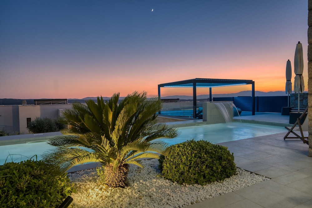 Luxury Seaview Villa Rosciola