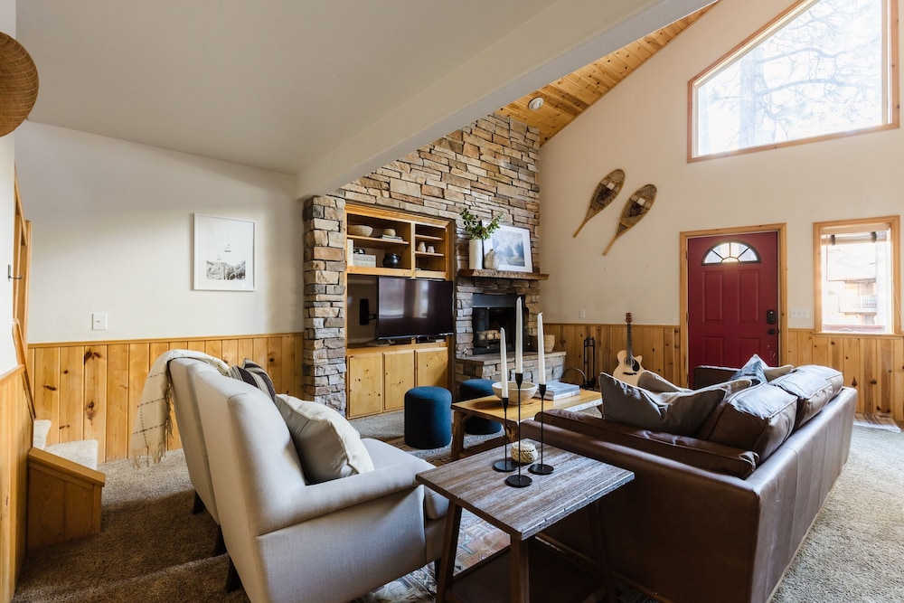 Jackhorn By Avantstay Spectacular Cozy Cabin w Hot Tub