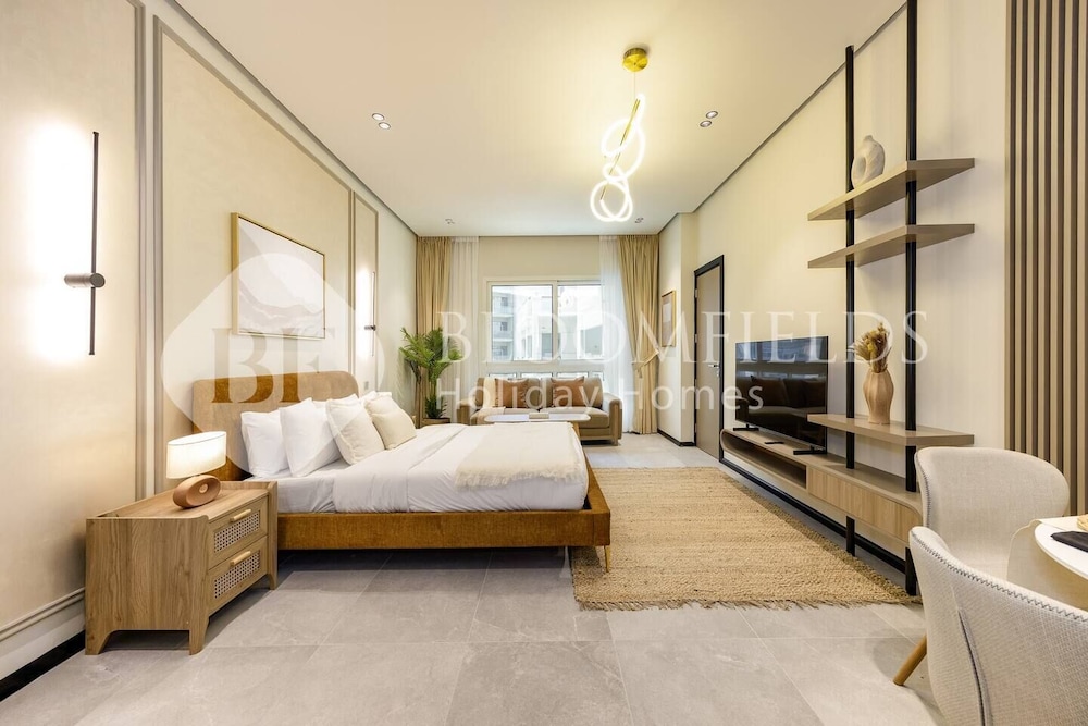 Bloomfields Stylish Stu Burj View Arjan