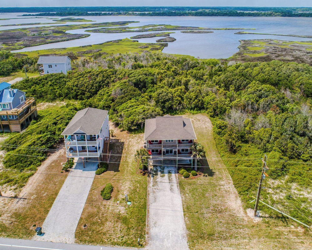 Pelican Palms by Topsail Realty