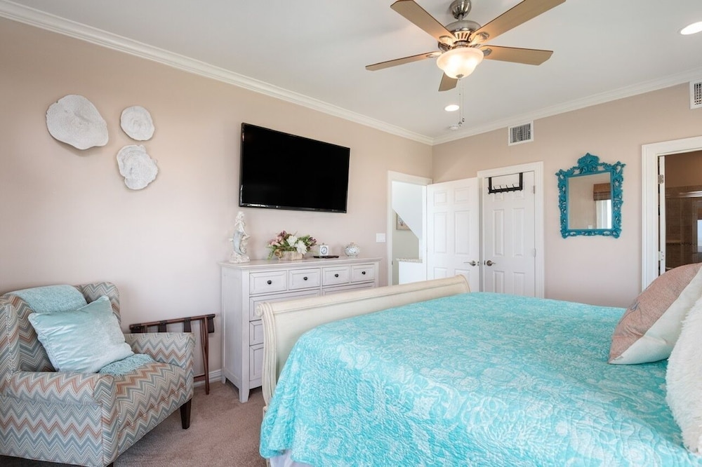 Top Shelf 4 Bedroom Home by RedAwning view 5