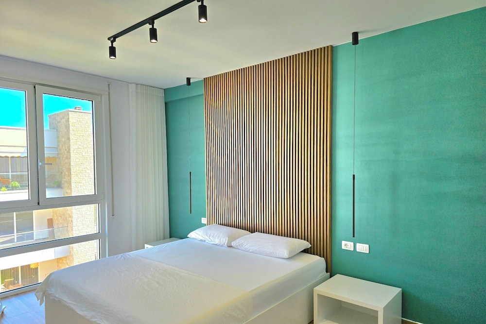 Aqua Bliss Apartment