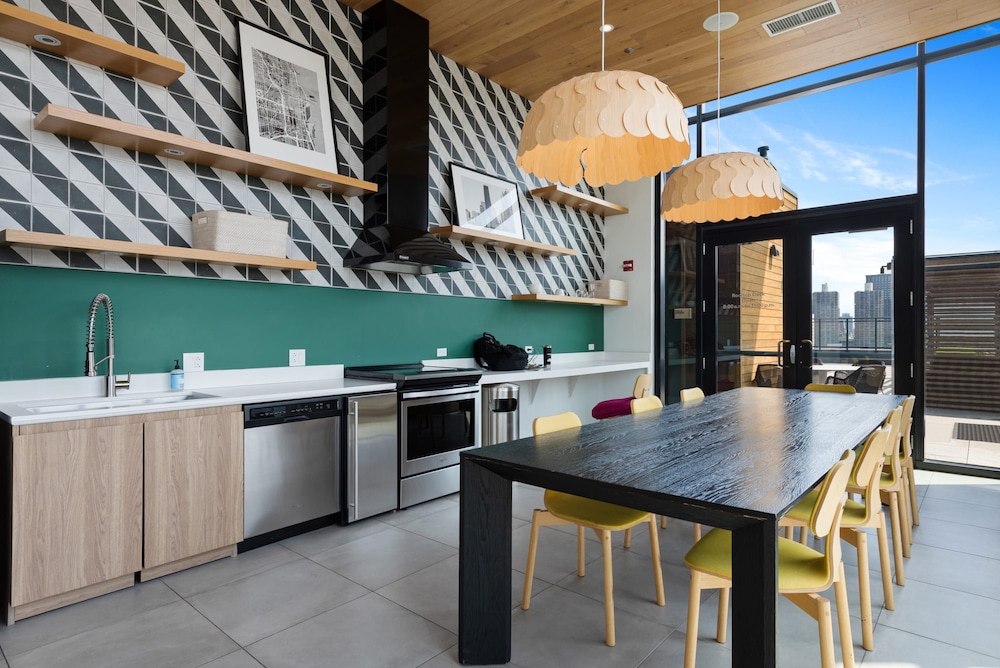Group Hub 3 Designer 2BR Steps to Mag Mile