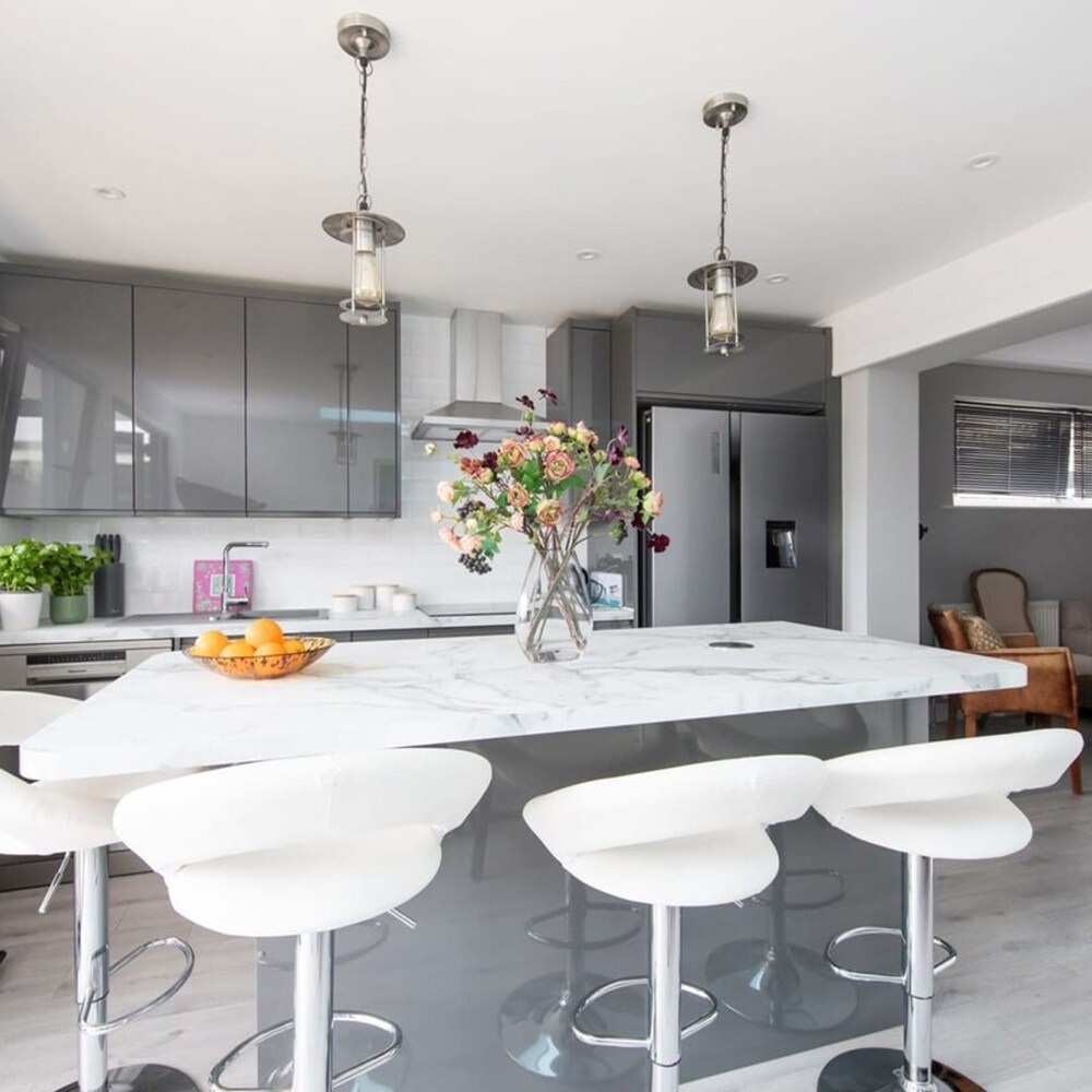 Seaside Serenity 3-bed Deck Garden Near Shore view 5