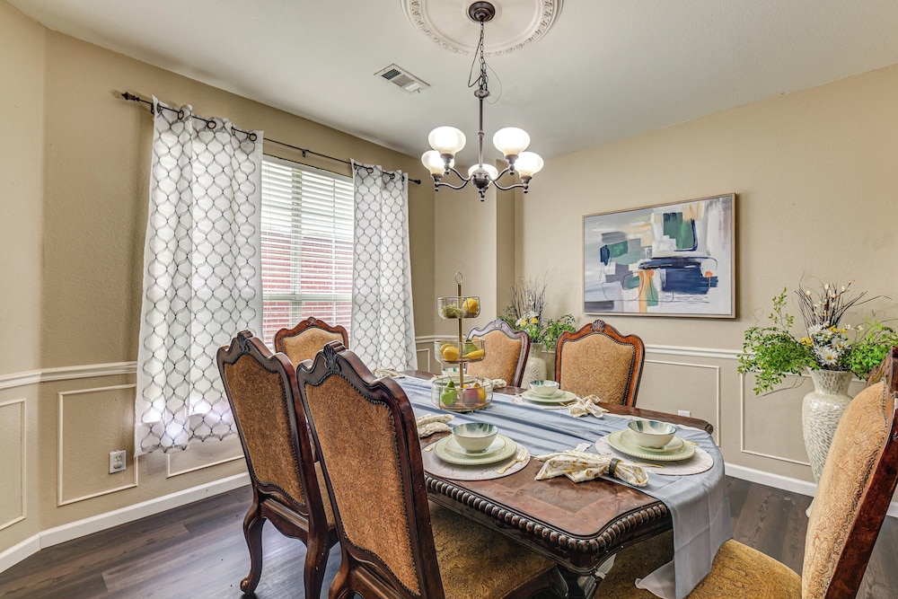 Shop, Play & Explore: Family Home in Allen