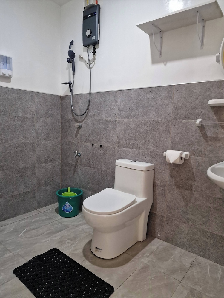 3 Bedrooms 2 Storey House!