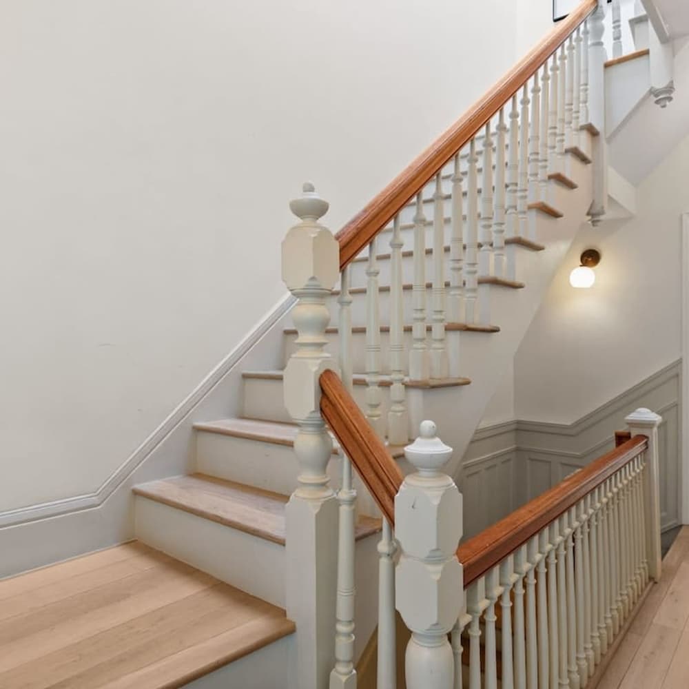 Riverside by Rove Travel 7BR Modern Townhouse