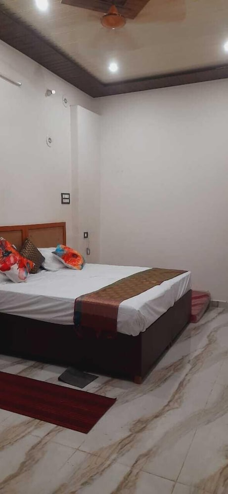 Rudraksha Kashi Inn By GRB