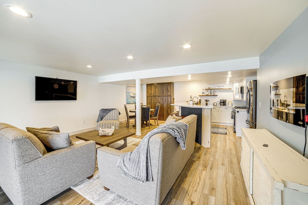 Hot Tub + Fireplace: Waterfront Clark Lake Apt