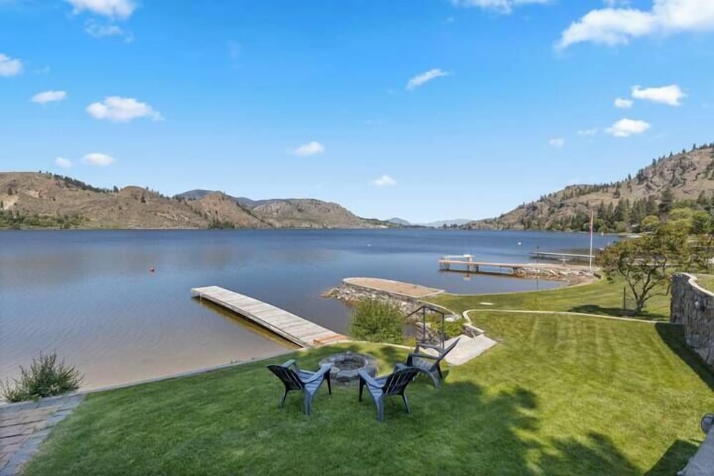 Skaha Lakefront Inn
