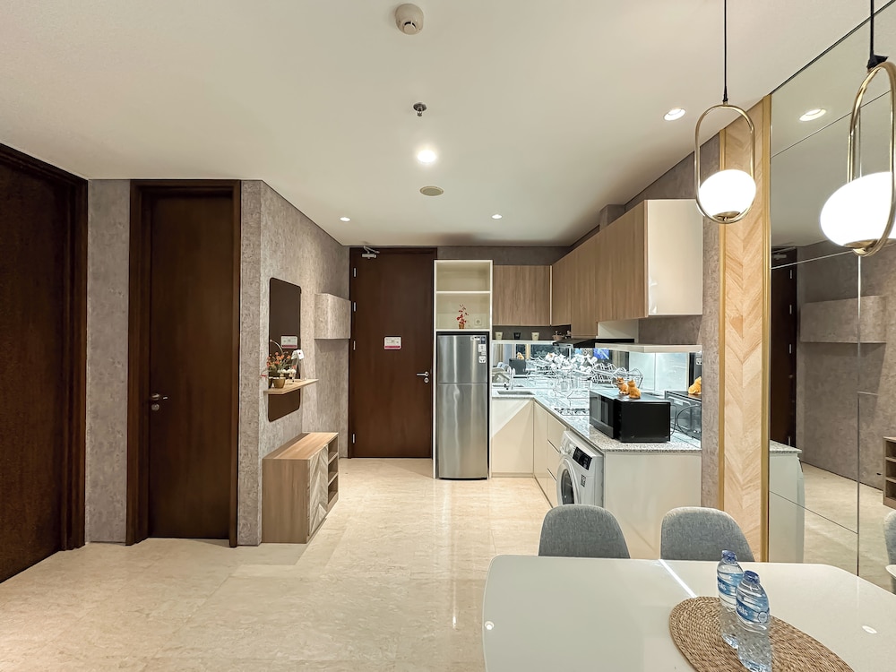 Tranquil And Modern Haven 2Br At The Rosebay Apartment