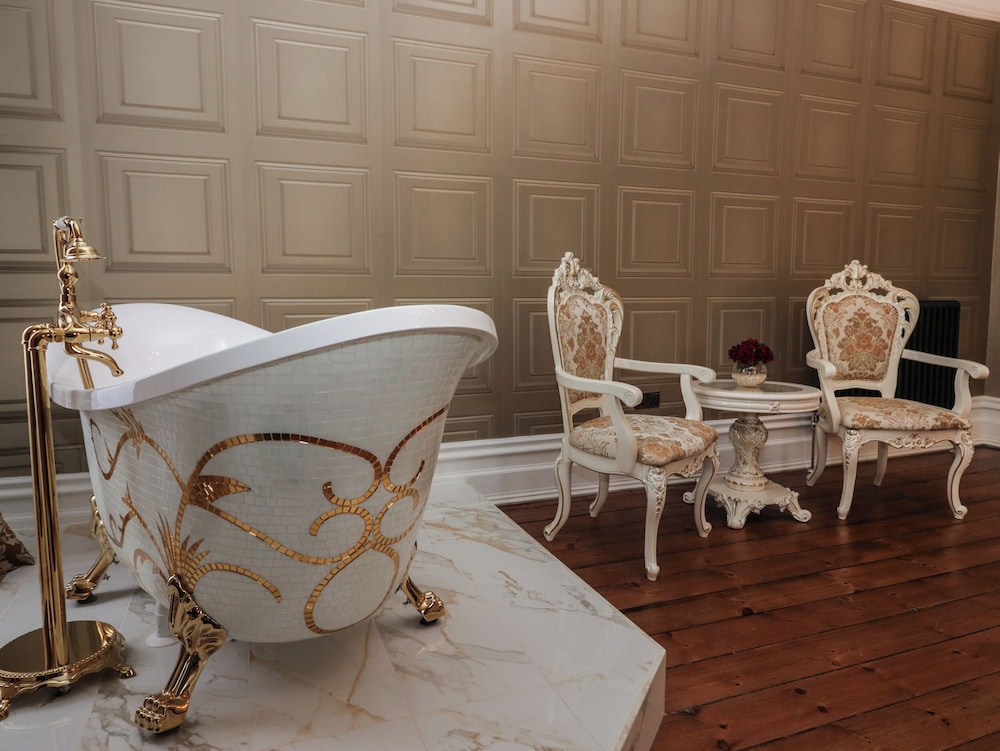 Beechgrove Manor