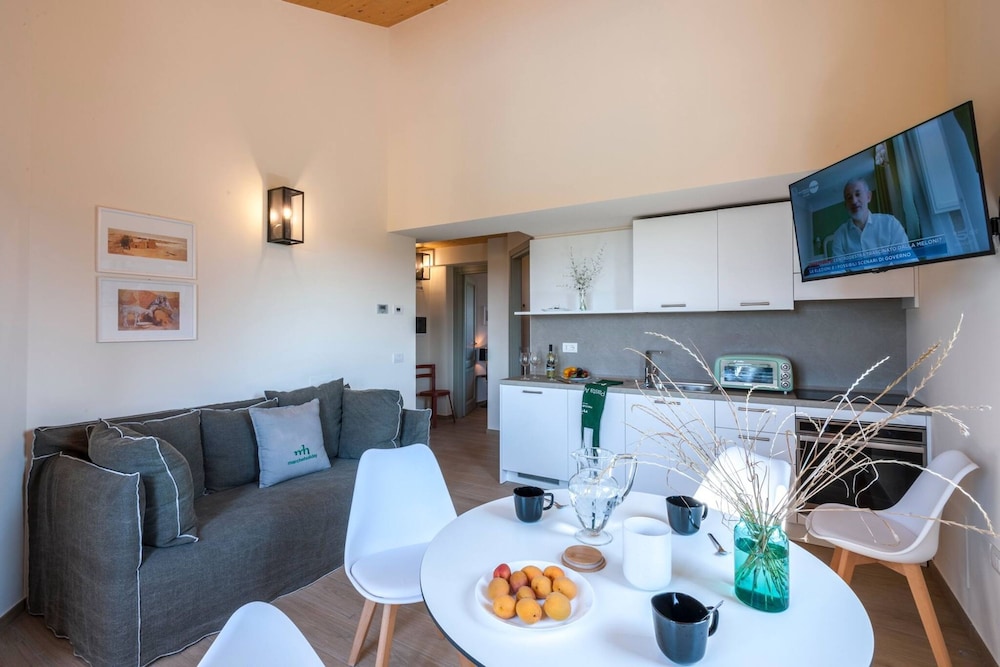 I Gelsi 12 2 by Marche Holiday Villas