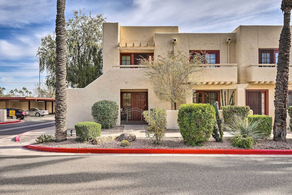 Scottsdale Condo w/ Pool Access, Near Old Town! view 5