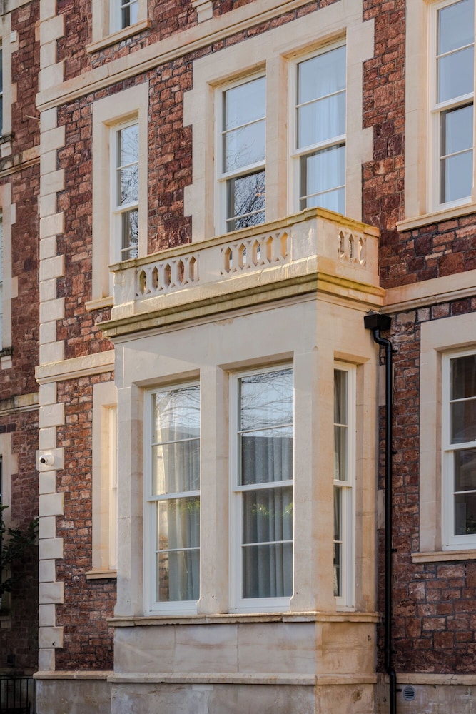 Your Apartment - Pembroke House