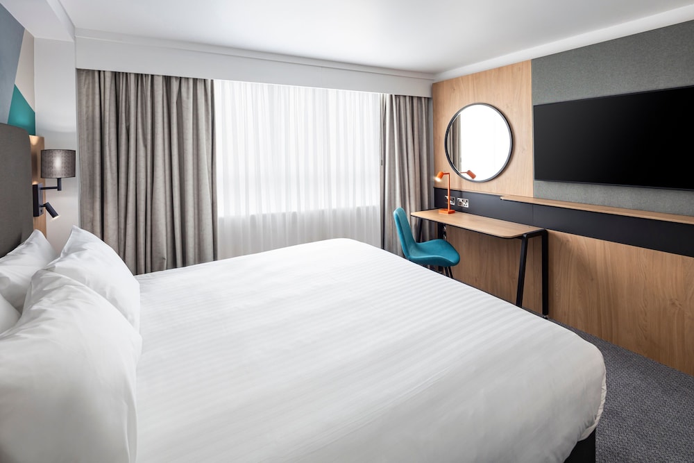 Gloucester Vacations - Holiday Inn Gloucester-Cheltenham, an IHG Hotel - Property Image 11