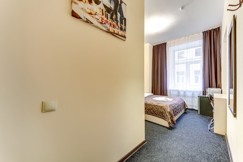 SuperHostel on Nevsky 130