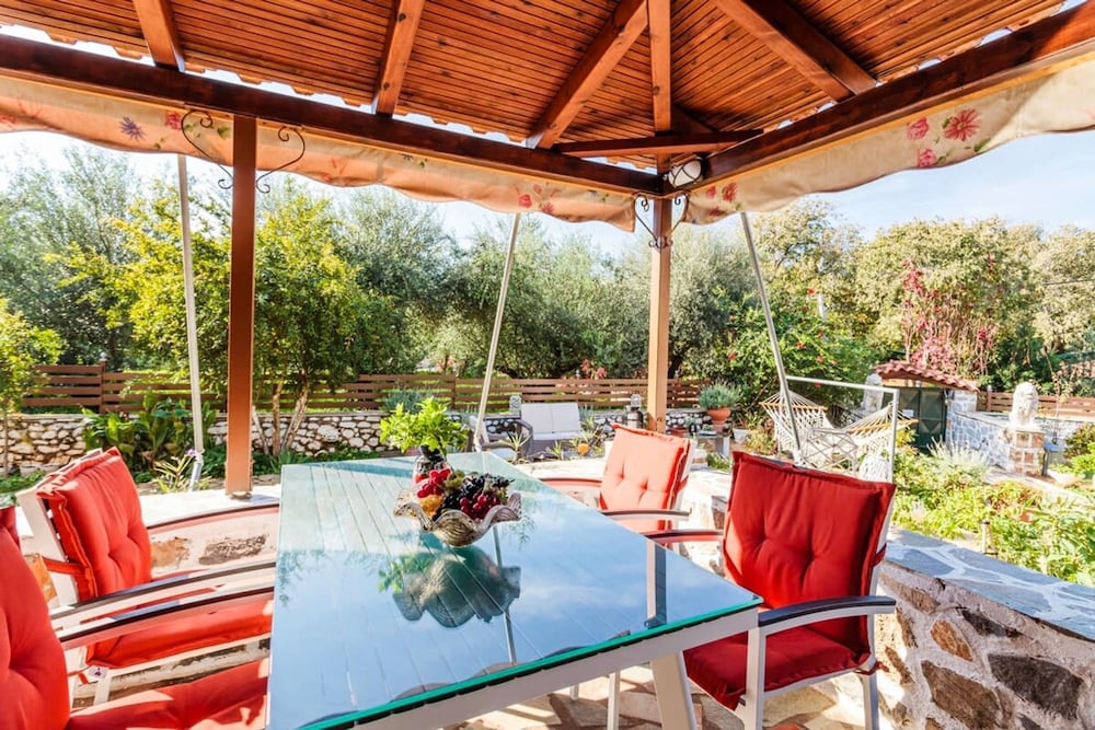 Mani s Garden Paradise - Elia Secluded Retreat