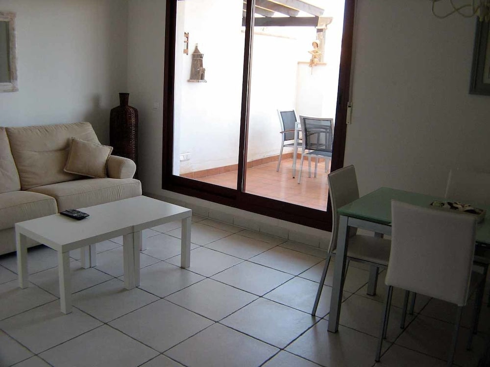 Apartamento Jardines en Vera con terraza — hotel room