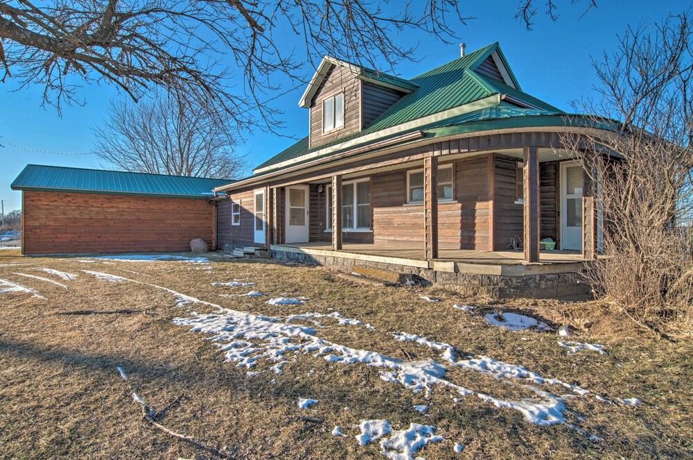 Rural Powersville Retreat w/ Lake Access & Porch!