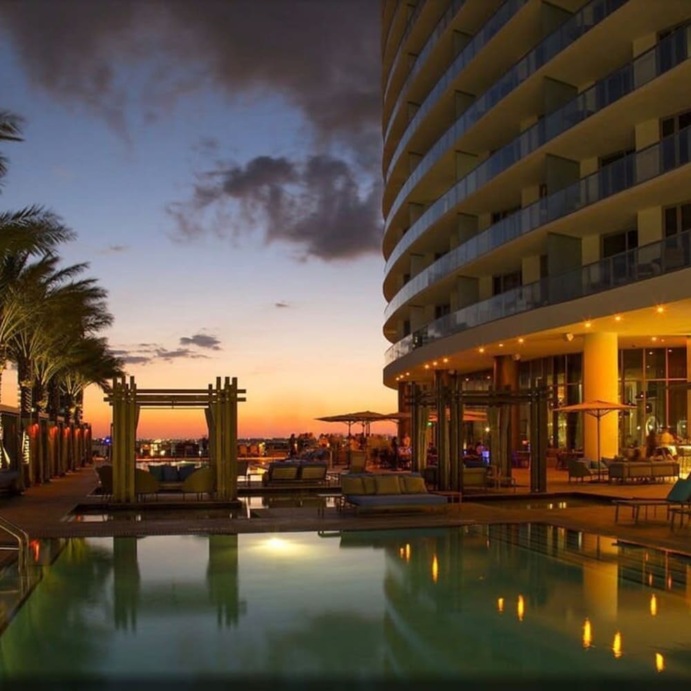 Rooftop Pool Oceanview Balcony Beachfront Resort