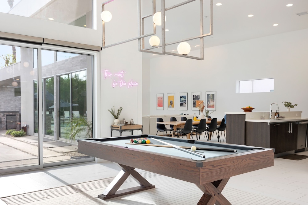 Polo Villa 7 by Avantstay Features Entertainer s Backyard Game Room 260316 5 Bedrooms