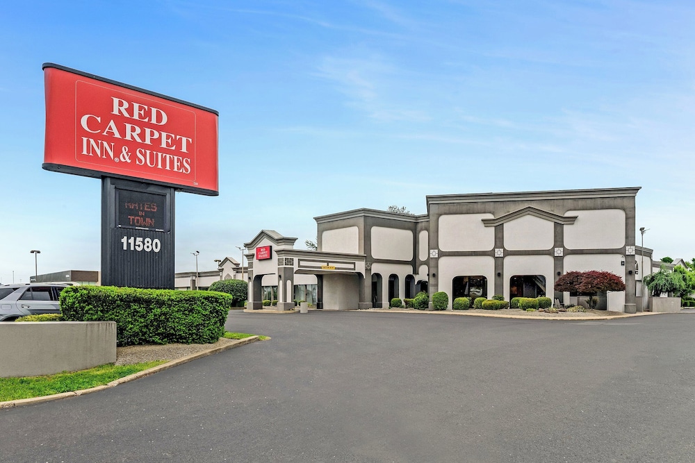 Hotel Red Carpet Inn & Suites
