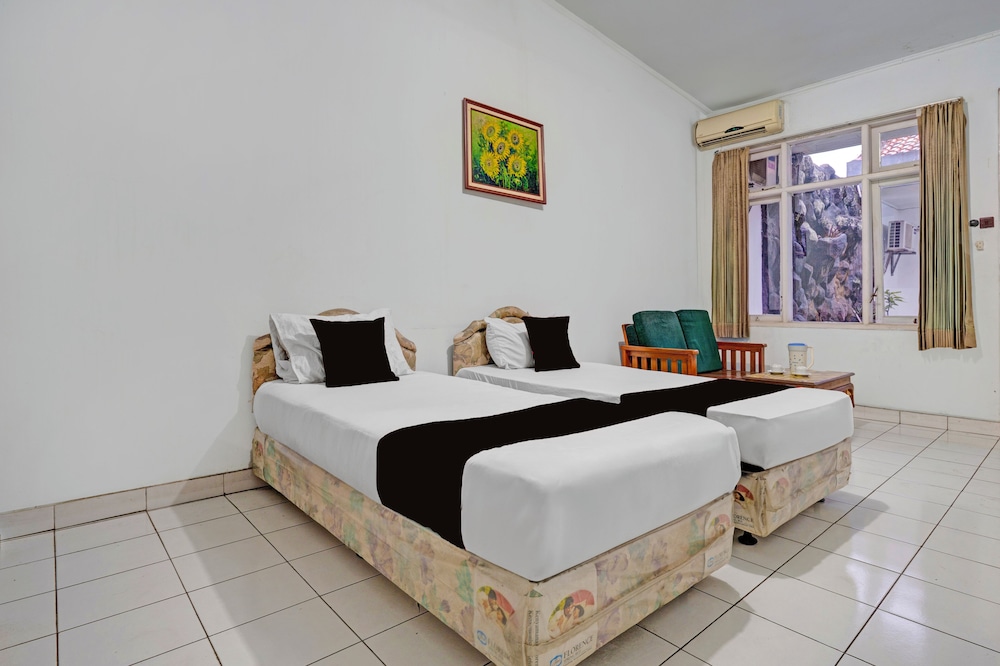 OYO 94802 Hotel Prima