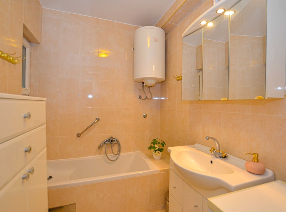Cozy and Smart Rovinj Apartment With Balcony