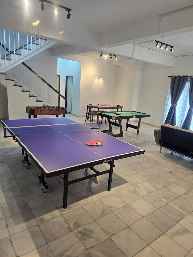 Bayan Lepas Getaway - Nature Views & BBQ Haven