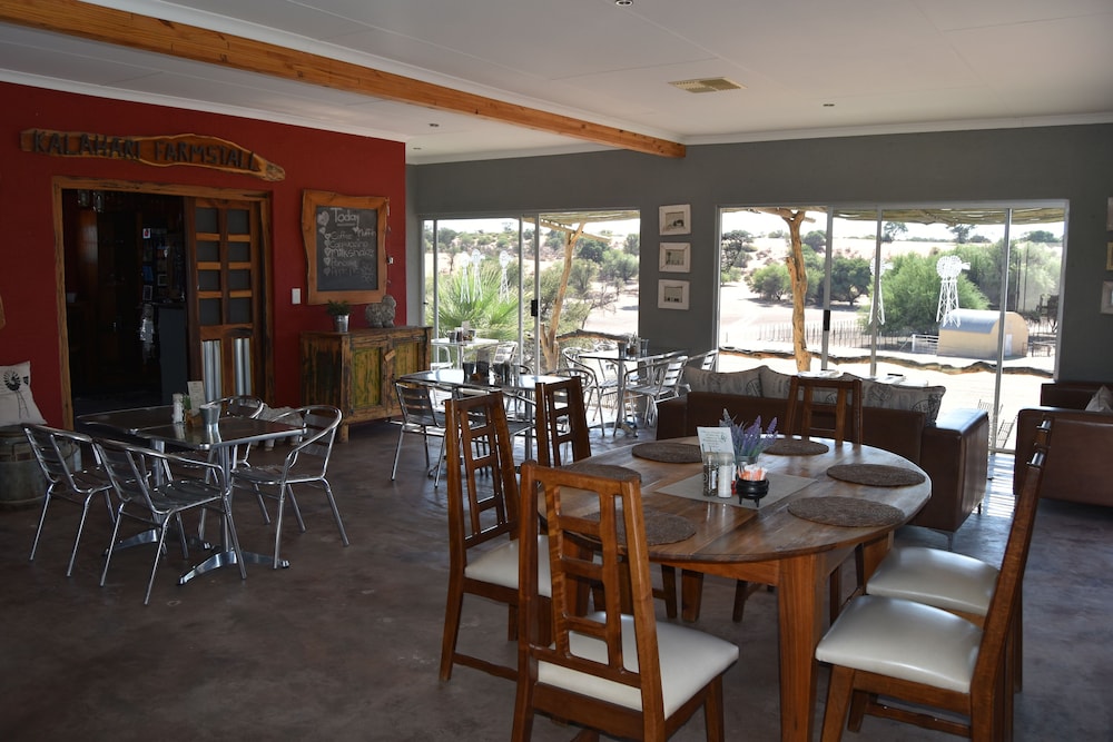 Kalahari Farmstall - Accommodation and Campground