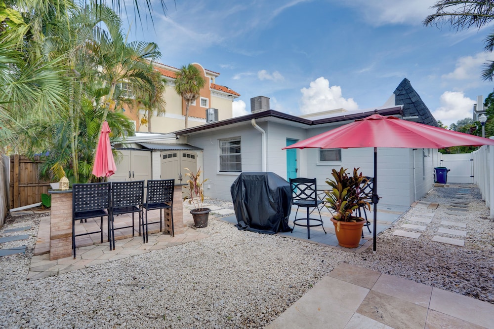 Walk to Redington Beach: Renovated Duplex w/ Patio