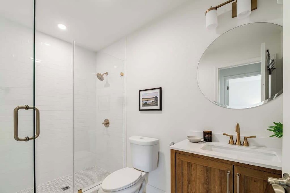 Luxe Poolside Retreat W/sauna-minutes From Downtown!