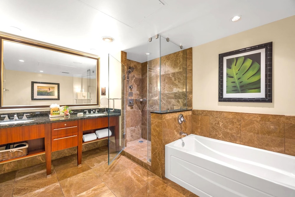 Honua Kai Konea 3 Free Rental Cars KBM Resorts Partial Ocean Views 3 Units, 8 Bedrooms Ml-1457