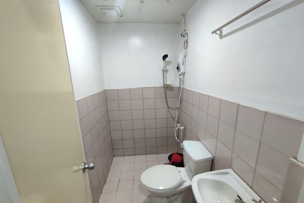 Green Ridge Apartelle