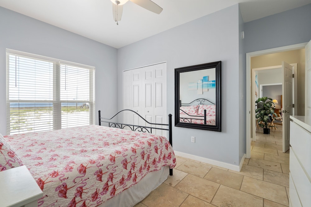 Marisol - Pet Friendly And Gulf Front! Enjoy The Large Deck With Amazing Views! 3 Bedroom Home by RedAwning view 5