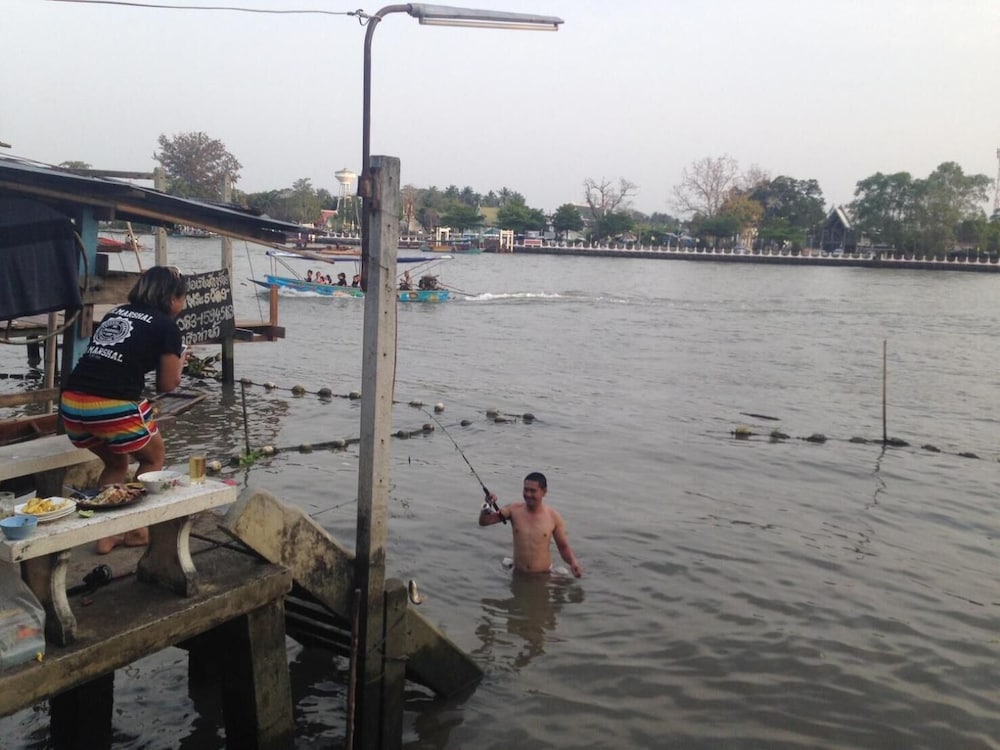 Se Sun Amphawa