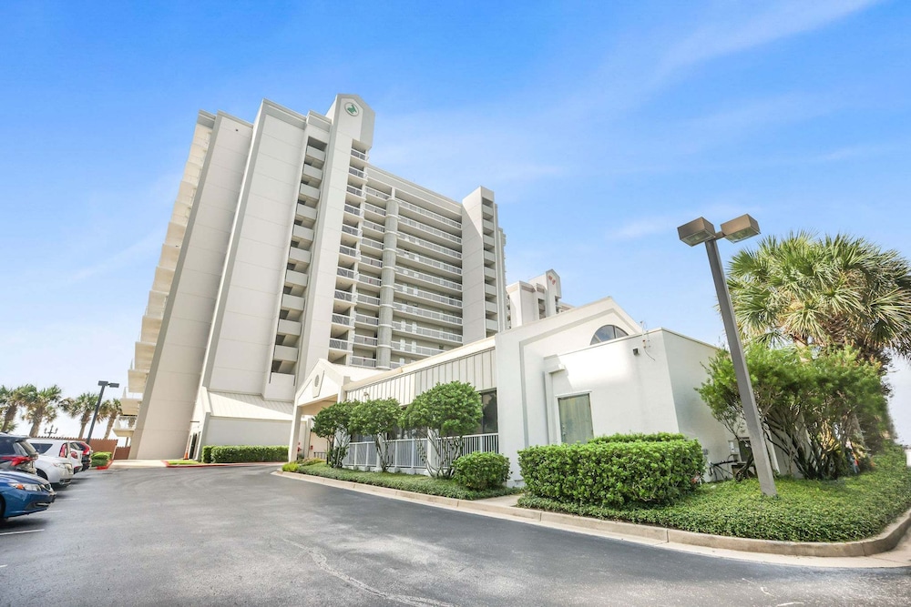 Pelican Pointe 301- Corner Unit Gulf-front