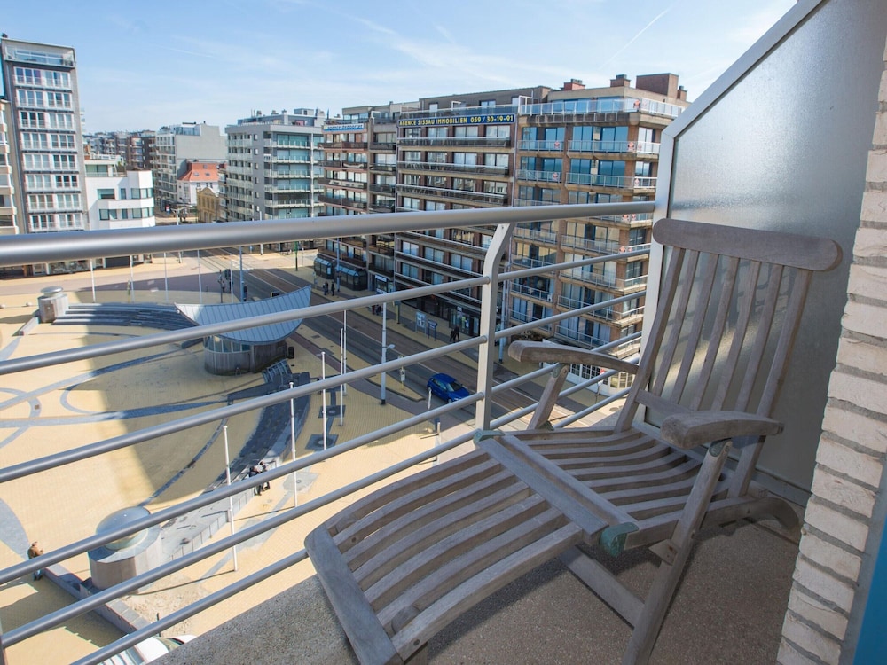 Stylish Stay w/ Sea Views