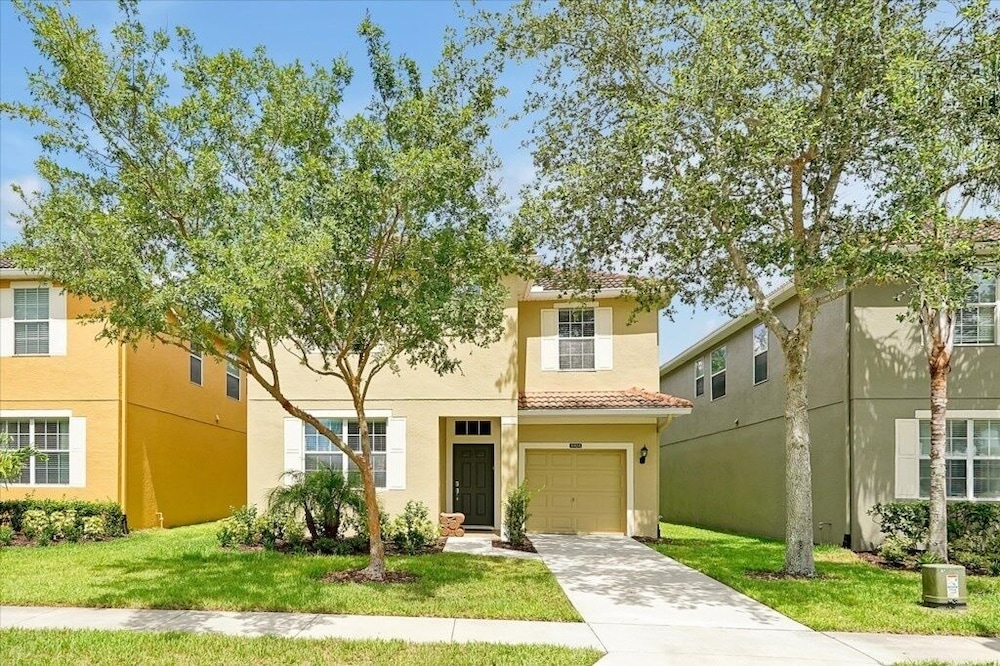 Spacious Vacation Home, No Rear Neighbors! Close To Clubhouse,bbq, Resort Community 6 Bedroom Home